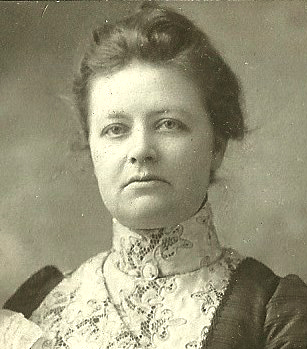 Photo of photos/Flora McLennan 1866-1941 portrait